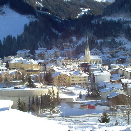 Garni Andreas فندق 3*